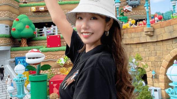 果冻传媒GDCM-044我和极品女优的夏日浪漫之旅